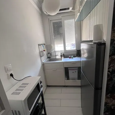 Sunny Stella Apartment *